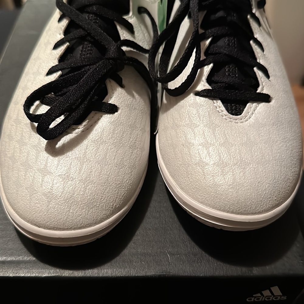 Adidas soccer shoes - Picture 5 of 8